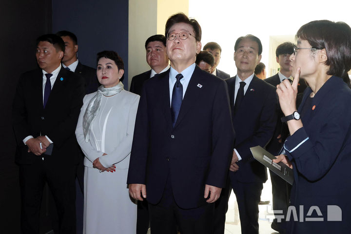 이태준 기념공원 방문한 이재명 대통령