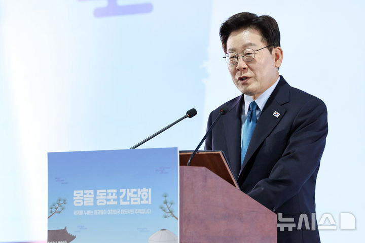 與 "부동산 토론회가 '답정너'?…국힘, 국민 집단지성 두렵나"