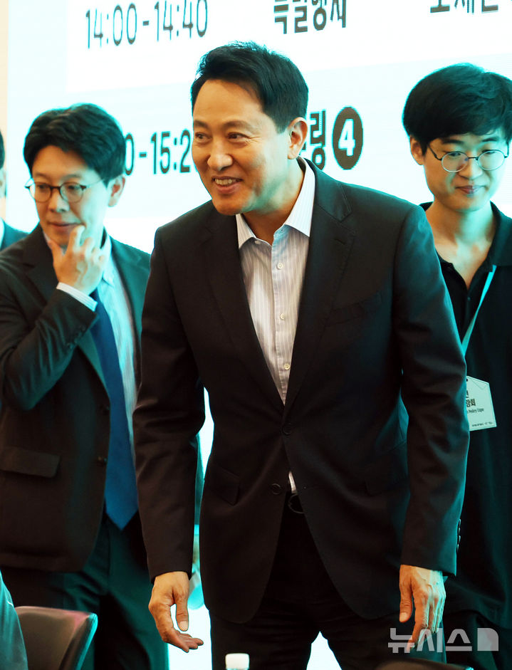 청년정책 박람회 참석하는 오세훈 서울시장