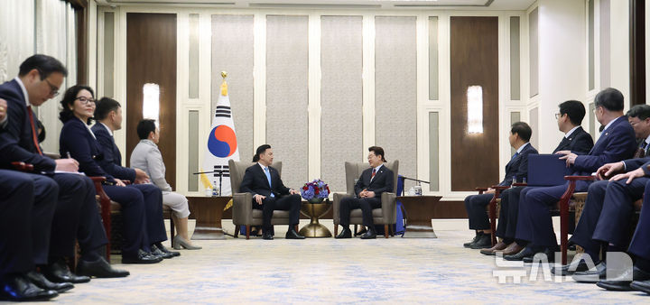 이재명 대통령, 냠오소르 오츠랄 몽골 총리 접견