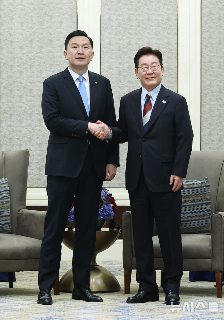 이재명 대통령, 냠오소르 오츠랄 몽골 총리 접견