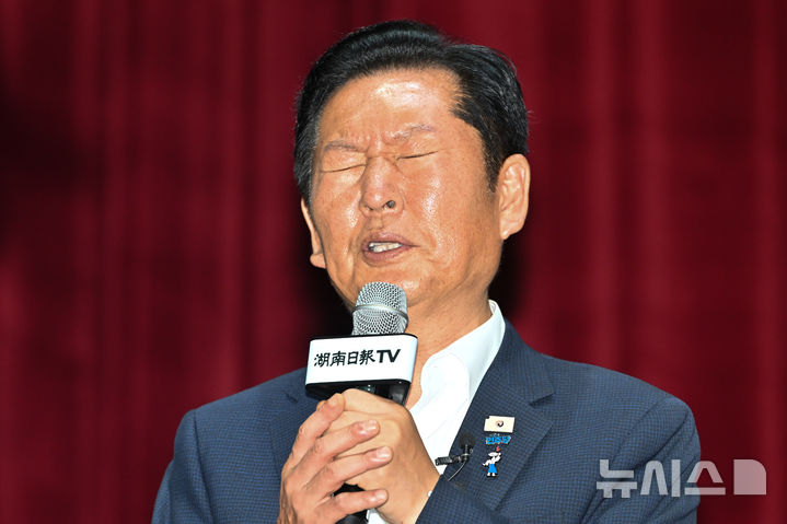 인상 찌푸리는 정청래 전 당대표