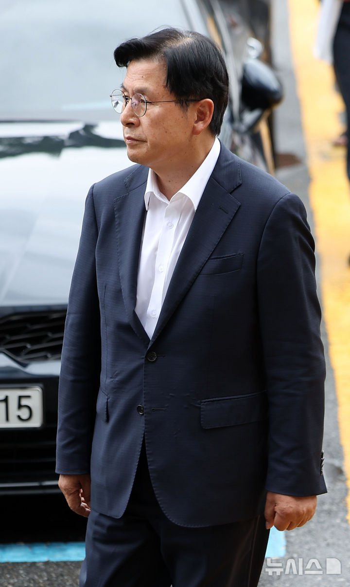 송파경찰서 들어서는 황교안 대표