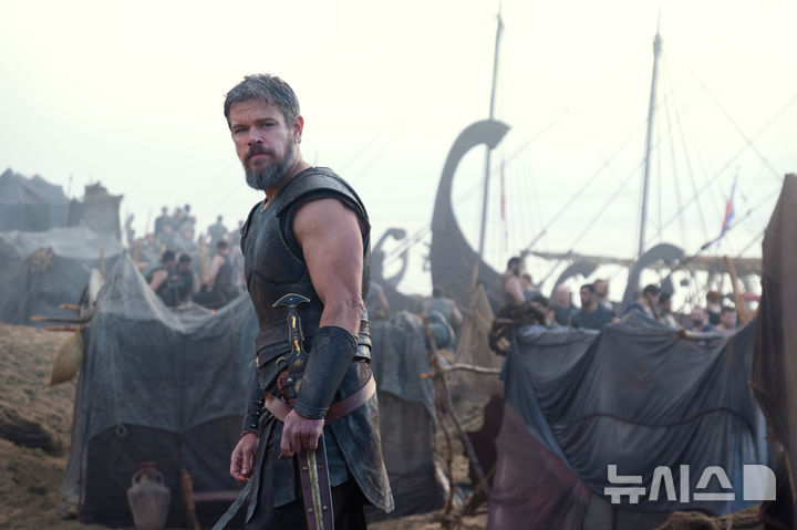 '오디세이' 개봉일 예매 50만명↑…스파이더맨 이기나