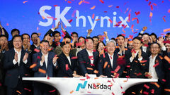 美나스닥 입성 SK하이닉스…40조원 실탄 장전 '외국기업 사상 최대 규모'[반도체 슈퍼 투톱②]