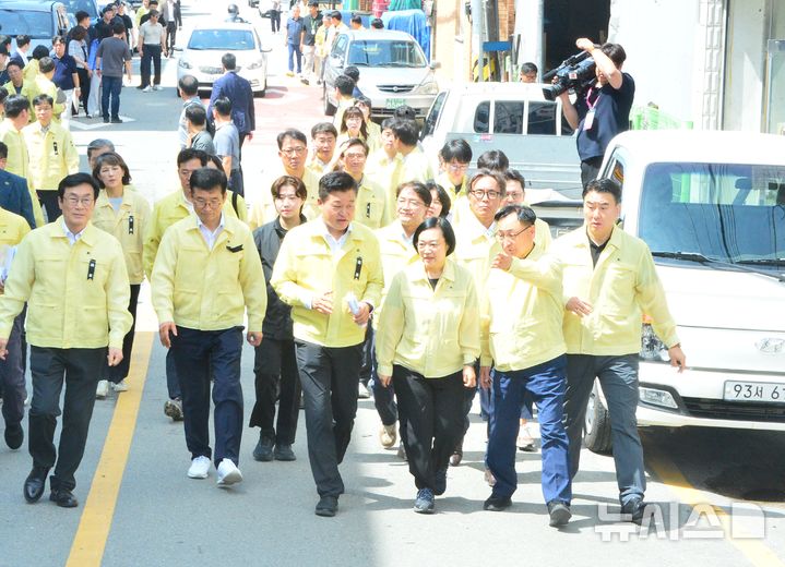 충북 침수 피해 현장 찾은 한성숙 총리