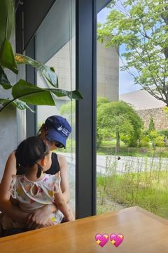이연희, 22개월 딸 사진 공개…다정한 모녀 사이