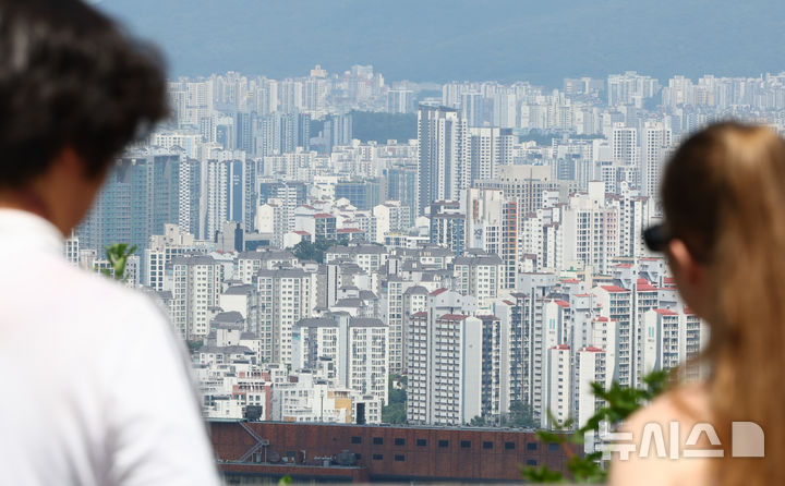 대출 규제와 실수요 공급 사이…금융위 '부동산 방정식' 시험대에