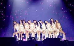 서로가 서로의 정면이 될 때…트와이스, '360도 무대'가 증명한 연대의 미학