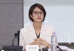 당권 도전 고민정 "진흙탕 싸움에 국민 눈살…반성부터 시작해야"
