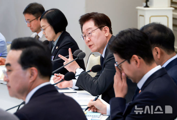 이재명 대통령, "추가세수 AI 등 미래 투자…과실 국민에 돌아가도록" [뉴시스Pic]