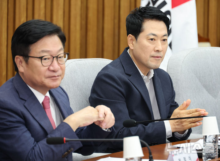 정점식 "장동혁 거취, 쉽게 의견 안 모여…한동훈 복당, 지금 이슈 아냐"