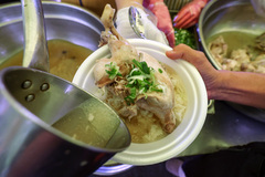 "초복이다" 먹은 삼계탕…'이 체질' 독이 될수도