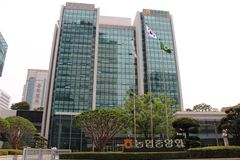 배당 끊겼는데 성과급 챙겨…적자 농축협 84% '돈잔치'