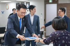 '출마자격 도마' 송영길·김용 "檢탄압 피해자를 배제? 전대 정당성 의심받을 것"