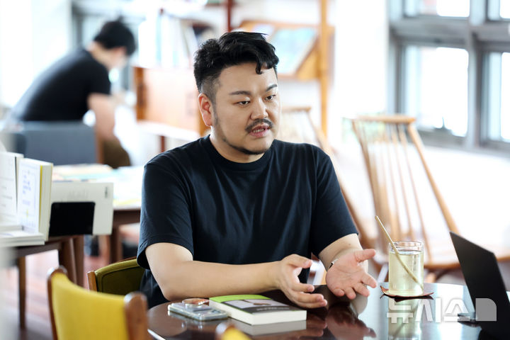 박상영 "죽을 때까지 쓸 생각…이번 소설은 제 터닝포인트" [문화人터뷰]
