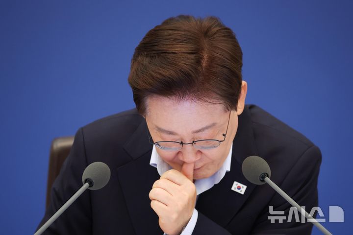 靑, 김승원 사퇴로 부담 덜어…인사 검증 실패 보완은 숙제