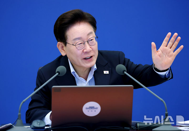 이재명 대통령 "속도감 있는 공급대책·실수요자 지원책 마련하겠다" [뉴시스Pic]
