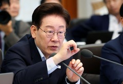 이 대통령 "주택 공급 속도 중요…공급 물량 최대한 확보, 가용한 모든 방법 찾아야"
