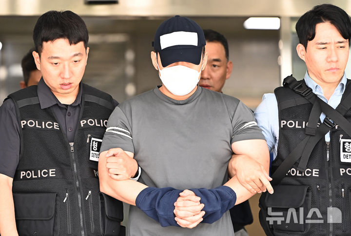 '30억대 동탄 전세사기' 검찰수사관 법원 출석