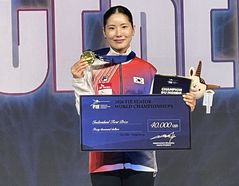 펜싱 여자 에페 송세라, 4년 만에 세계선수권 개인전 금메달