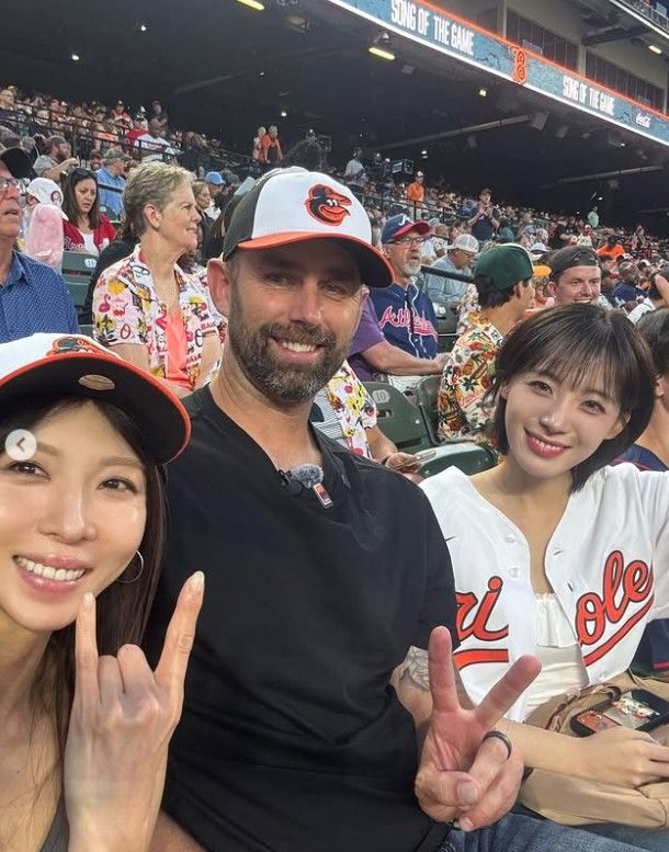 하지원이 둘이네…배우·치어리더 MLB서 깜짝 만남