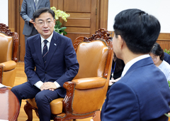 조 의장, 신장식 조국혁신당 대표 접견 "비교섭단체 활동 제약 없도록 살필 것"
