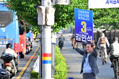 거제서 노동자들과 만난 김민석 민주당 당대표 후보