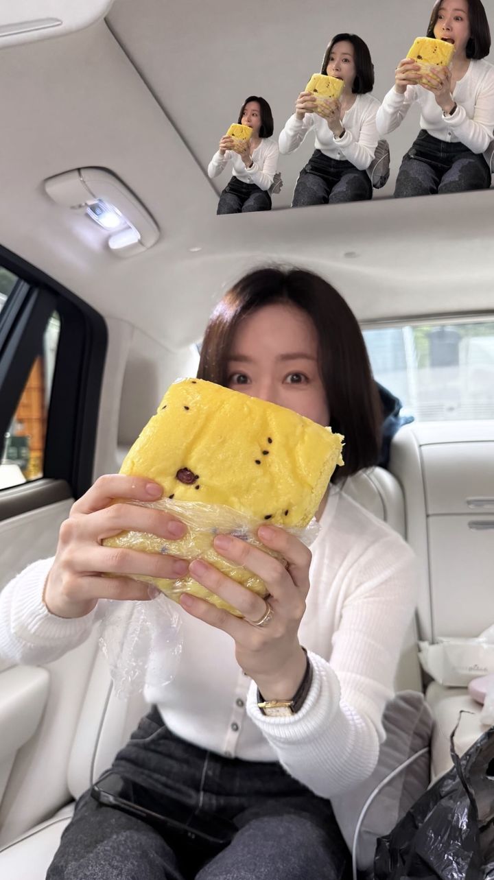 한지민, 얼굴 가릴 만큼 큰 술빵 들었다…무슨 일?