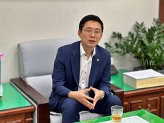 [인터뷰]송우현 "북항 돔구장 막연한 구상…사직 재건축 결단해야"