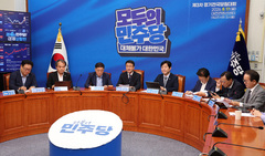 與 "금융시장 변동성 크게 확대…레버리지 ETF 도입 과정 점검"