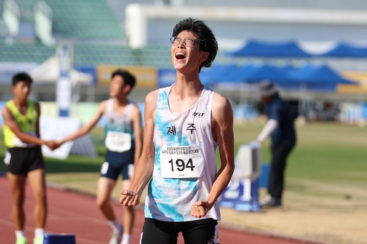 [오늘의 뉴스종합] 폭염 속 한국 스포츠, 기록 경신과 대회 개최의 이중주