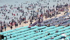 부산, 구름 많고 무더운 날씨…낮 최고기온 35도