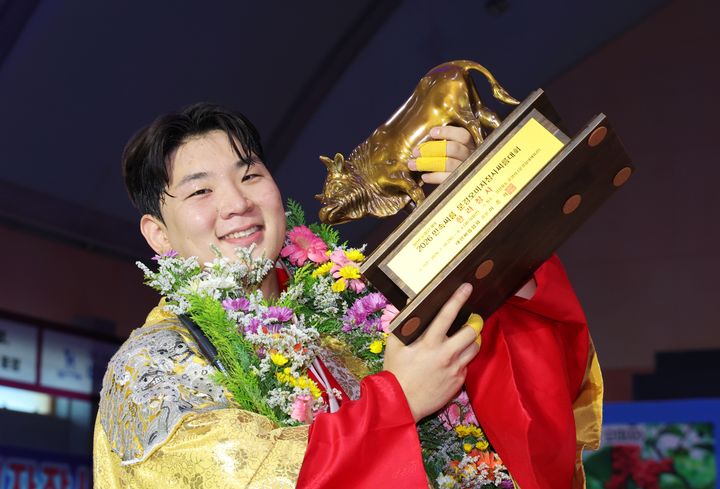 김무호 한라장사 등극, 이승우 월드컵 명단 제외와 청룡기 축구대회 우승 소식