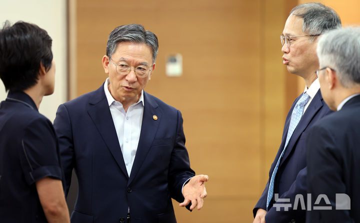 정성호 "뒷감당 어쩌려고, 진짜 너무 걱정돼"…개정 형소법 재차 우려