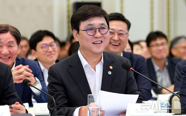 문체부 "예술인도 직장인 수준 사회보험 지원…K-관광 4000만 시대 준비"