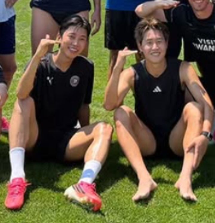 임영웅·이강인, 축구장서 포착…"아우파 아틀레티"