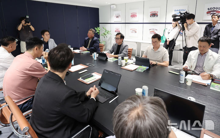 극한 폭염에 프로야구 9일까지 취소…11일 재개