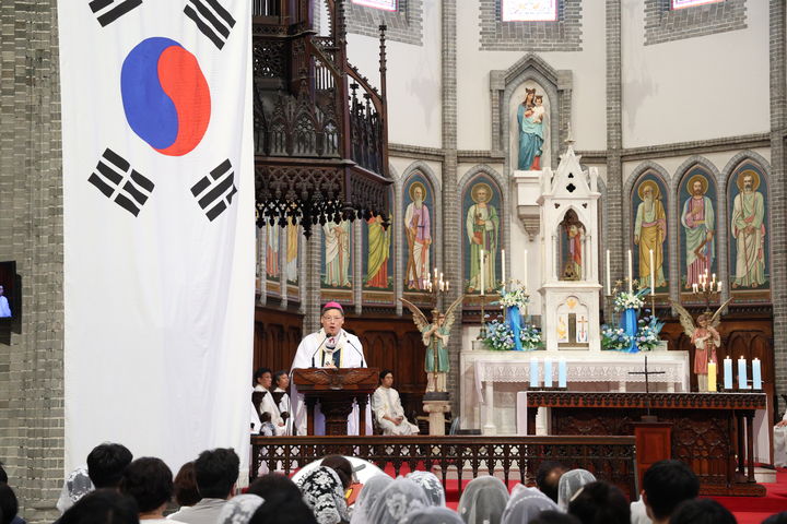 정순택 대주교 "AI, 인간 존엄과 공동선 위한 기술 돼야"