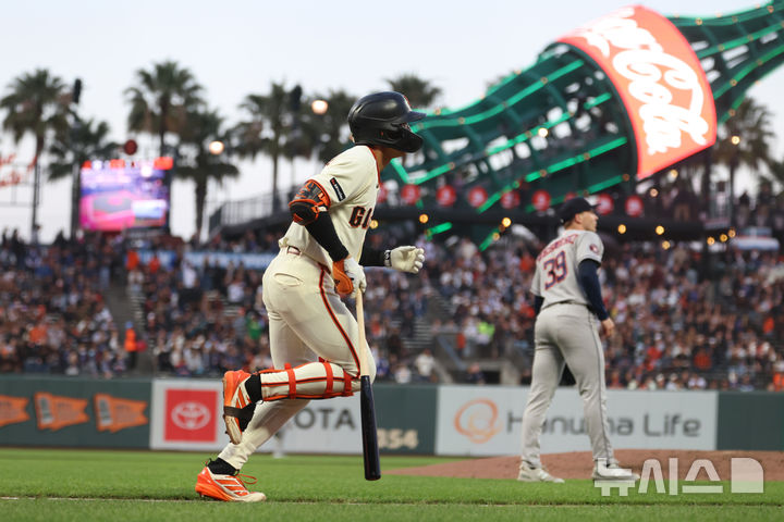 이정후, 휴스턴전 시즌 9호포 '쾅'…MLB 개인 최다 홈런 신기록