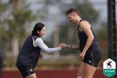 차량 화재 진압한 K리그1 광주FC 선수단…"선행 표창 고려"