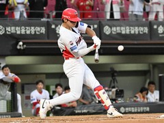 스윙하는 KIA 김도영