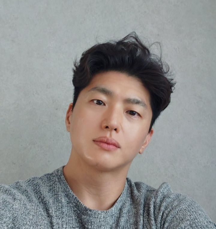 유명 작가, 박위 저격 "대중 상대로 장사치 되지 말길"