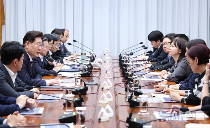 이재명 대통령, '청년정책 대전환을 위한 청년정책 전문가 간담회' [뉴시스Pic]