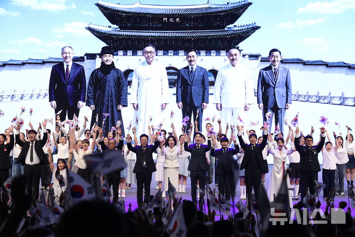 이재명 대통령, "정전 체제를 평화 체제로 바꾸는 여정에 나설 것" [뉴시스Pic]