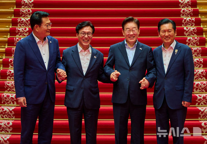 李대통령, 김민석·정청래·송영길과 만찬 [뉴시스Pic]
