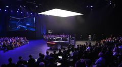 달항아리 품은 제네시스 전기차 GV90…절제된 우아함으로 럭셔리 재정의