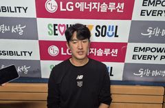'통산 5번째 10승' KT 고영표 "다승 경쟁, 의식 안 된다면 거짓말"
