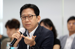 배경훈 "독자 AI, 세계 최고 오픈모델 도전"…보안 특화 AI, 올해 첫선