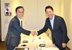 악수하는 김윤덕 국토부 장관-오세훈 서울시장